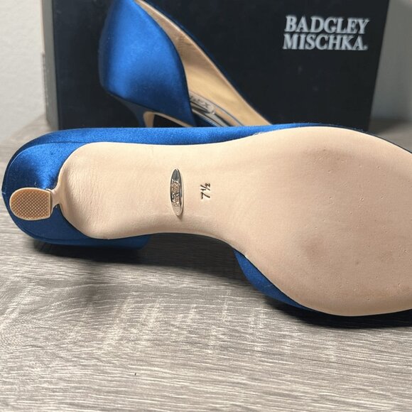 Badgley Mischka Collection Cher Crystal Embellished Pump - Picture 4 of 10